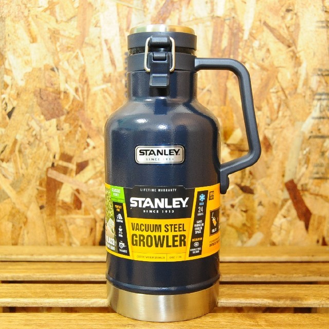 Stanley(スタンレー)の新品 スタンレー 真空 グロウラー 1.9L ネイビー スポーツ/アウトドアのアウトドア(食器)の商品写真