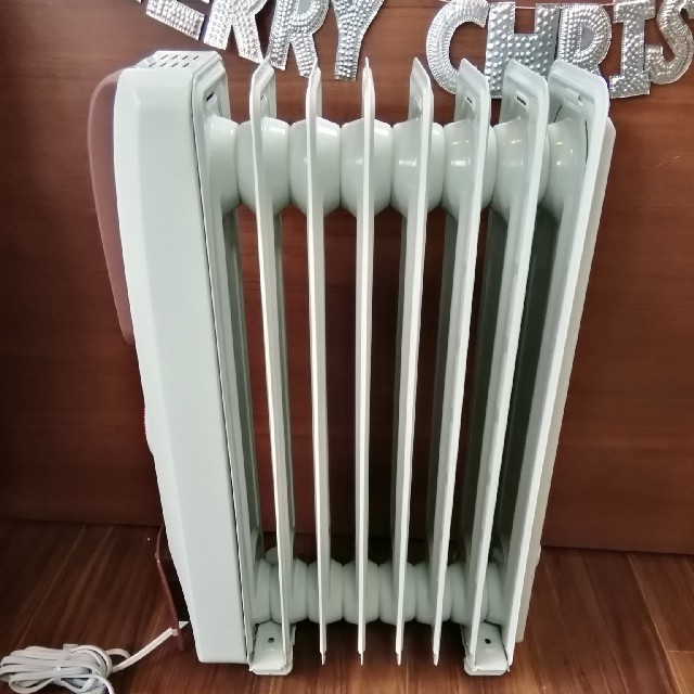 デロンギ オイルヒーター 【8~10畳用】 H770812EFS冷暖房/空調