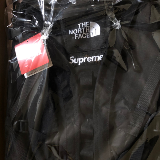 Supreme(シュプリーム)のSupreme The north face バックパック 黒 メンズのバッグ(バッグパック/リュック)の商品写真