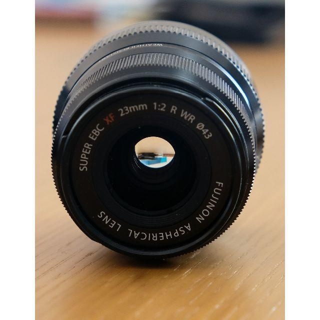 富士フイルム(フジフイルム)のフジノンレンズ XF23mmF2 R WR /美品/送料込み！ スマホ/家電/カメラのカメラ(レンズ(単焦点))の商品写真