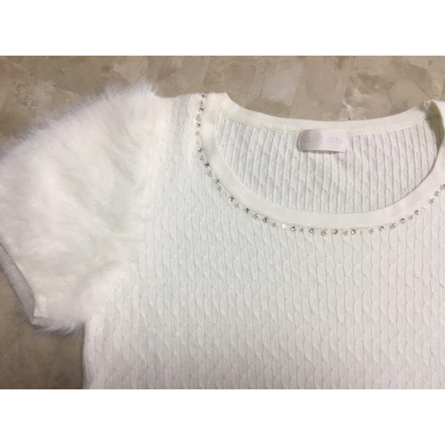 ロディスポット 袖アンゴラニット白 レディースのトップス(ニット/セーター)の商品写真