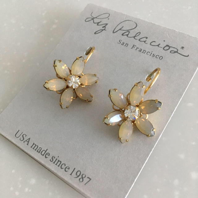 Liz Palacios フラワービジューピアス