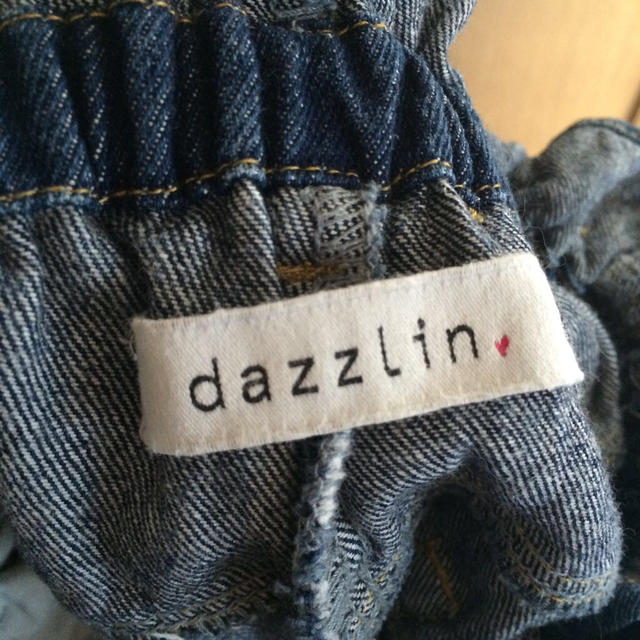 dazzlin(ダズリン)のウエストフリルデニムショーパン レディースのパンツ(ショートパンツ)の商品写真