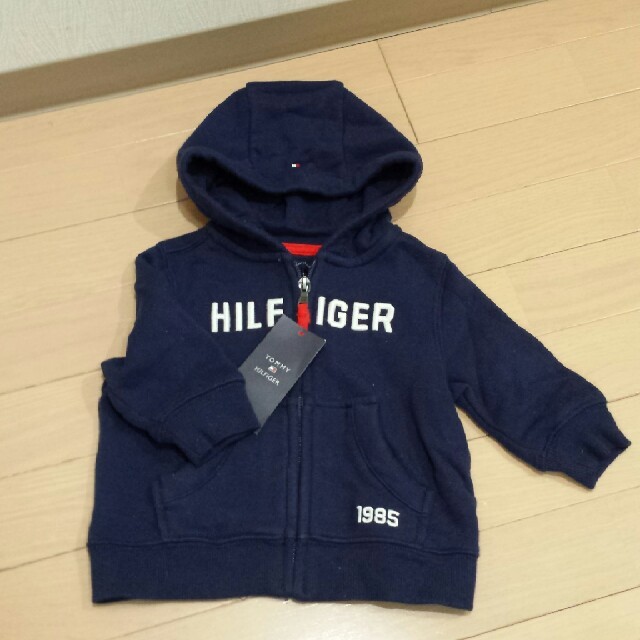 TOMMY HILFIGER(トミーヒルフィガー)の未使用　TOMMY HILFIGER　キッズウェア キッズ/ベビー/マタニティのベビー服(~85cm)(トレーナー)の商品写真