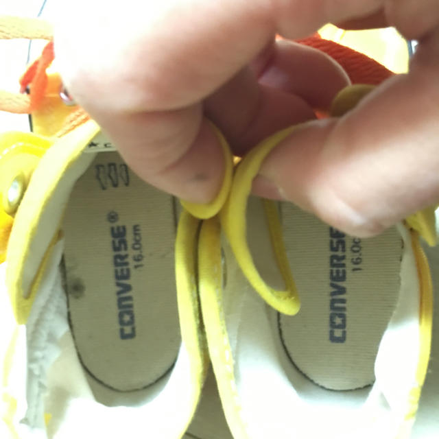 CONVERSE(コンバース)のエミ様専用 コンバース 黄色スニーカー 16 キッズ/ベビー/マタニティのキッズ靴/シューズ(15cm~)(スニーカー)の商品写真