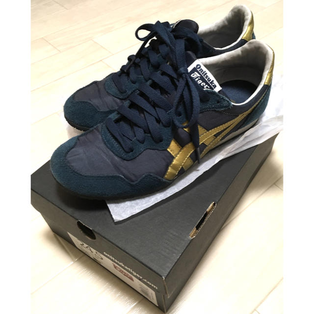 Onitsuka Tiger(オニツカタイガー)のオニツカタイガーonitsukatigerセラーノ24.5cmネイビー箱付 レディースの靴/シューズ(スニーカー)の商品写真