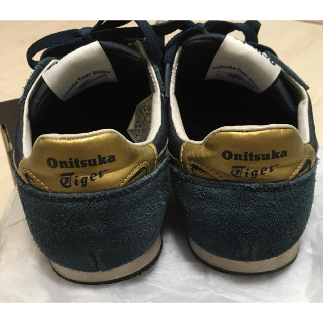 Onitsuka Tiger(オニツカタイガー)のオニツカタイガーonitsukatigerセラーノ24.5cmネイビー箱付 レディースの靴/シューズ(スニーカー)の商品写真