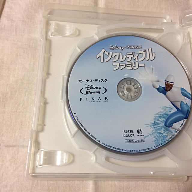 Disney(ディズニー)のインクレディブル ファミリー Blu-ray＋純正ケース エンタメ/ホビーのDVD/ブルーレイ(アニメ)の商品写真