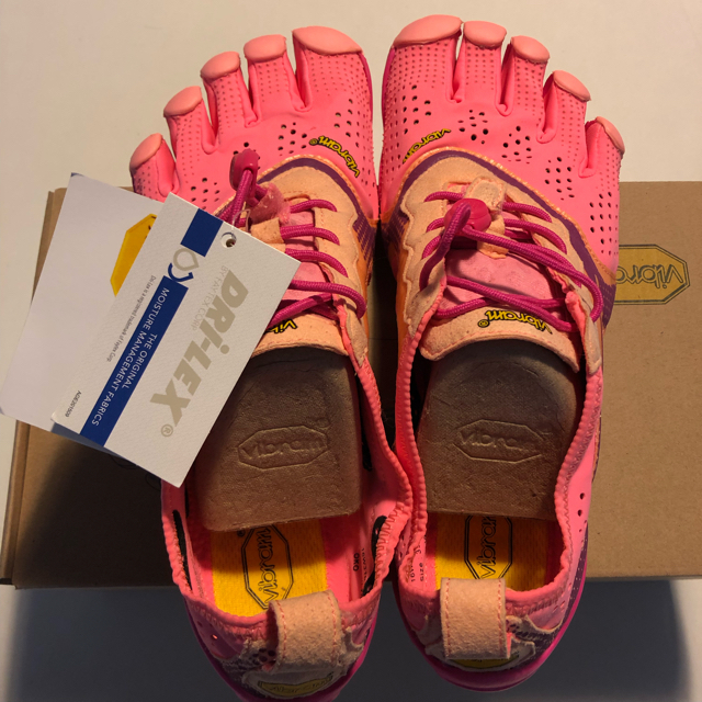 vibram(ビブラム)のVibram FiveFingers/W39(24.4cm) レディースの靴/シューズ(スニーカー)の商品写真