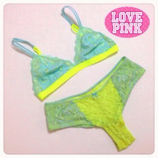 ヴィクトリアズシークレット(Victoria's Secret)のPINK ブラ&ショーツセット☆(その他)