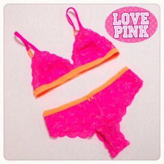 ヴィクトリアズシークレット(Victoria's Secret)のPINK ブラ&ショーツセット☆(その他)