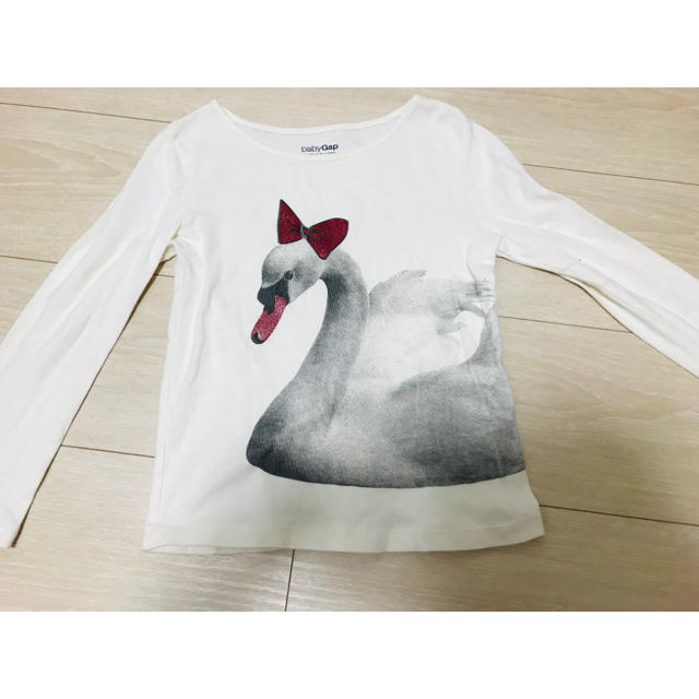 babyGAP(ベビーギャップ)の長袖 シャツ キッズ/ベビー/マタニティのキッズ服女の子用(90cm~)(Tシャツ/カットソー)の商品写真