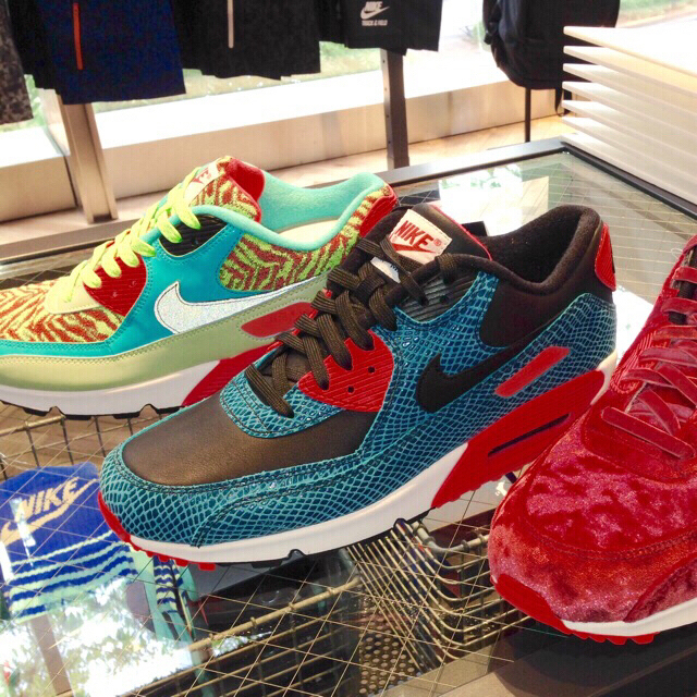 NIKE(ナイキ)の送込27.5‼︎ NIKE AIR MAX90 限定アニバーサリー 青蛇 メンズの靴/シューズ(スニーカー)の商品写真