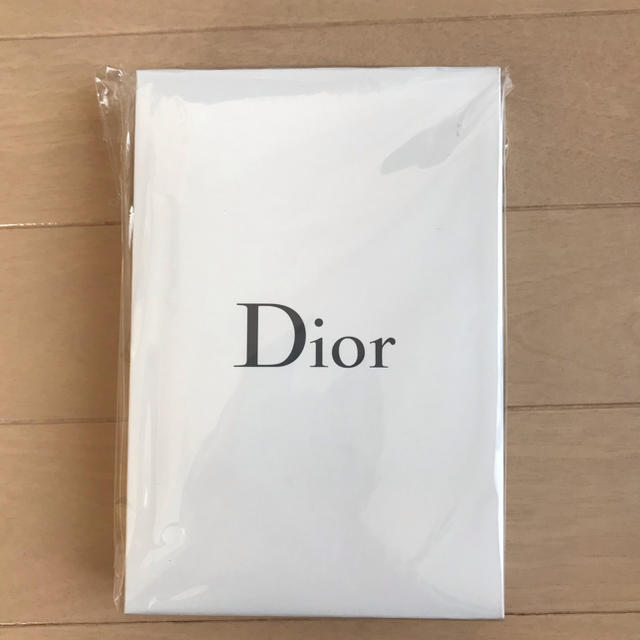 Dior(ディオール)のDior 手帳 エンタメ/ホビーのコレクション(ノベルティグッズ)の商品写真