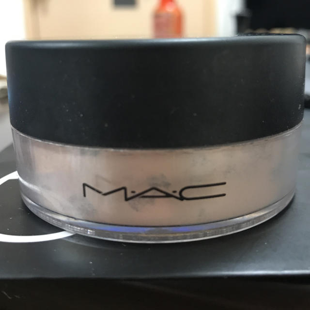 MAC(マック)のMAC インデサントパウダー シルバーダスク コスメ/美容のベースメイク/化粧品(フェイスパウダー)の商品写真