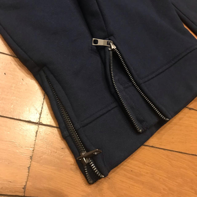 ZARA(ザラ)のロゼア様専用☆美品☆ZARA トレーナー 濃紺 Ｍ メンズのトップス(スウェット)の商品写真