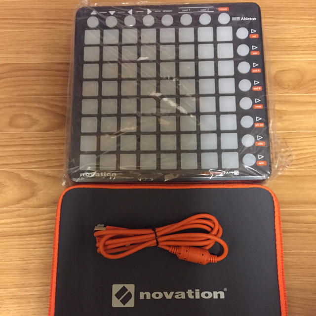 Novation / Launch Pad S 楽器のDTM/DAW(MIDIコントローラー)の商品写真