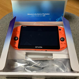 プレイステーションヴィータ(PlayStation Vita)のPSVITA 2000 ネオンオレンジ (携帯用ゲーム機本体)