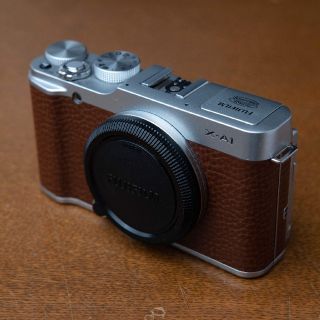 フジフイルム(富士フイルム)の【値下げ】FUJIFILM X-A1(ミラーレス一眼)