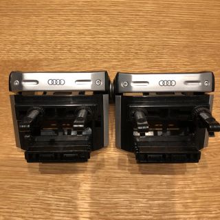 アウディ(AUDI)のアウディ 純正ドリンクホルダー(車内アクセサリ)