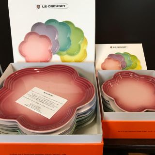 ルクルーゼ(LE CREUSET)のa.さま専用  ル・クルーゼ  フラワープレート S L パステルカラー(食器)