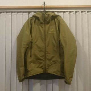 アークテリクス(ARC'TERYX)のｱｰｸﾃﾘｸｽ ﾋﾞｰﾑｽ別注 ﾍﾞｰﾀ SL ｻｲｽﾞS ｵﾘｰﾌﾞ(ナイロンジャケット)