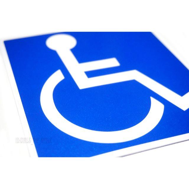 送料無料! 国際シンボルマーク 身体 障害者 障碍者 障がい者 ドライブマーク 自動車/バイクの自動車(車外アクセサリ)の商品写真