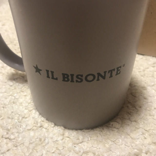 IL BISONTE(イルビゾンテ)の新品未使用 箱付き イルビゾンテ マグカップ インテリア/住まい/日用品のキッチン/食器(グラス/カップ)の商品写真