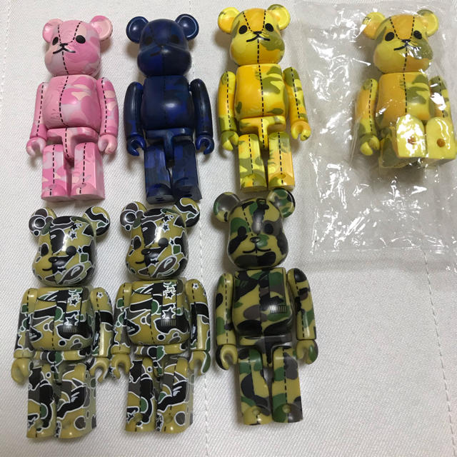 BE@RBRICK　ベアブリック　APE　エイプ　100％ のセットのサムネイル