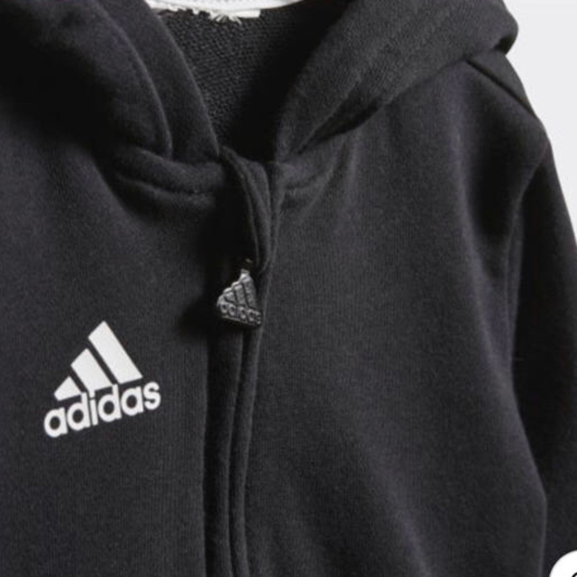 adidas(アディダス)のadidas リニア ロゴ スウェット フルジップ パーカー 上下セット キッズ/ベビー/マタニティのキッズ服男の子用(90cm~)(その他)の商品写真