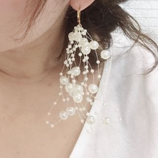 パールシャワー ピアス/イヤリング(ピアス)