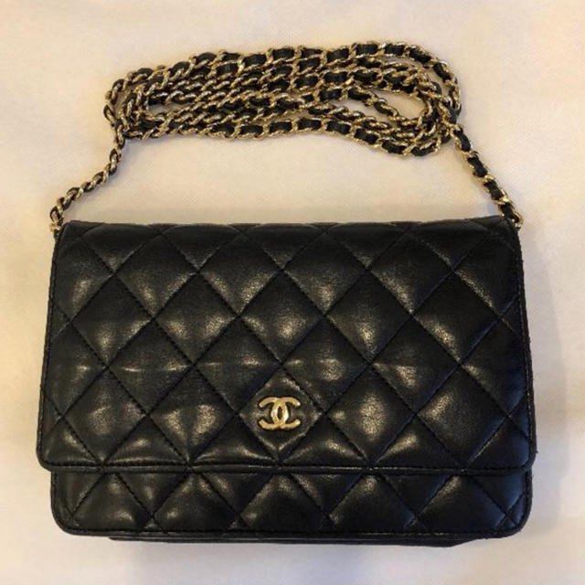 レディースシャネル CHANEL  チェーンウォレット ラムスキン ブラック/ゴールド金具