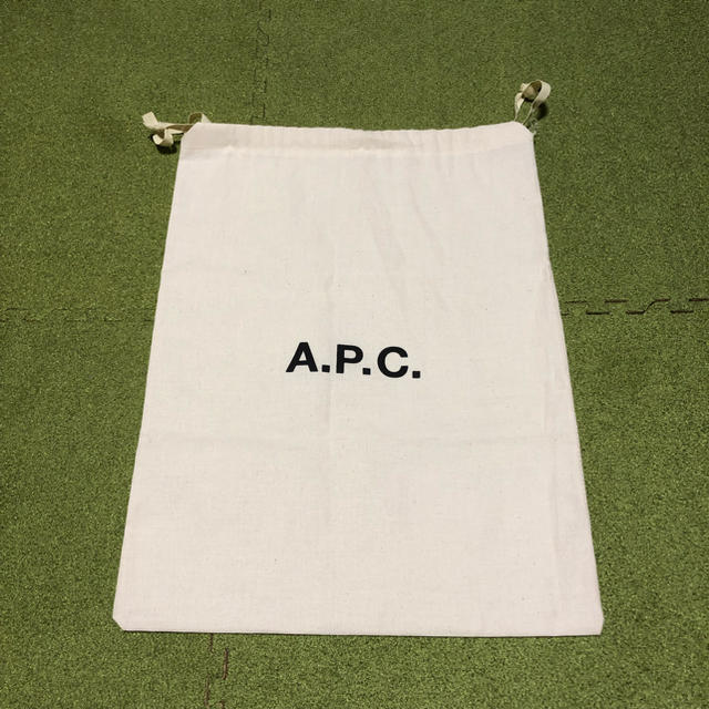 A.P.C(アーペーセー)の１時間限定価格！A.P.C ポーチ レディースのファッション小物(ポーチ)の商品写真