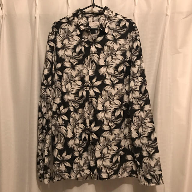 ZARA(ザラ)のZara 花柄シャツ slim fit XL メンズのトップス(シャツ)の商品写真