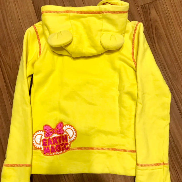 EARTHMAGIC(アースマジック)のアースマジック マフィーちゃん黄色パーカー キッズ/ベビー/マタニティのキッズ服女の子用(90cm~)(ニット)の商品写真