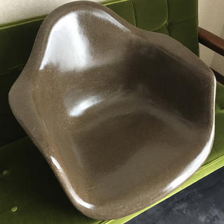 ハーマンミラー(Herman Miller)の◾️美品 ハーマンミラー  イームズ  ヴィンテージ アームシェル ブラウン(ダイニングチェア)