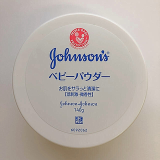 ジョンソン(Johnson's)のJohnson's ベビーパウダー 低刺激微香性 140g(その他)