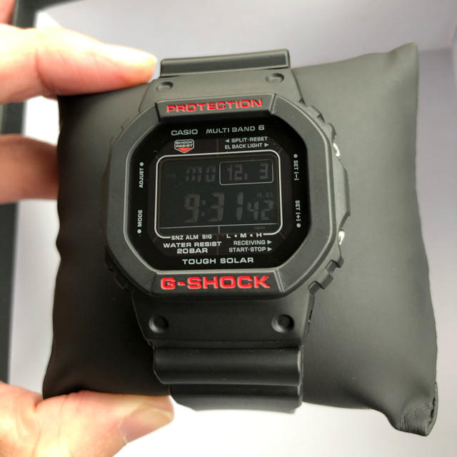 G-SHOCK(ジーショック)のG-SHOCK GW-5000HR-1JF ブラック×レッド メンズの時計(腕時計(デジタル))の商品写真