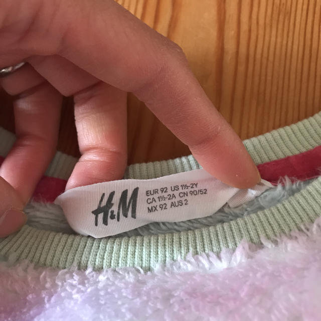 H&M(エイチアンドエム)の妊娠中です。 様 専用 H&M ボアトレーナー トップス キッズ/ベビー/マタニティのキッズ服女の子用(90cm~)(Tシャツ/カットソー)の商品写真