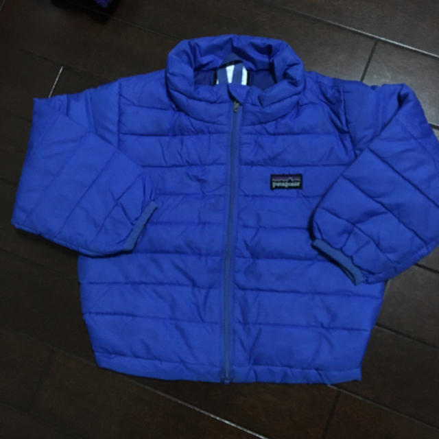 patagonia(パタゴニア)のパタゴニア ダウンセーター キッズ/ベビー/マタニティのベビー服(~85cm)(ジャケット/コート)の商品写真