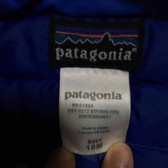 patagonia(パタゴニア)のパタゴニア ダウンセーター キッズ/ベビー/マタニティのベビー服(~85cm)(ジャケット/コート)の商品写真
