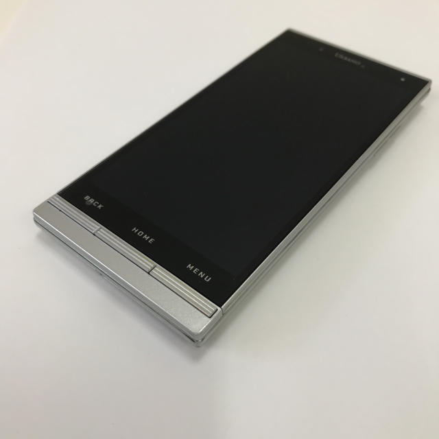 au(エーユー)の値下げ  au URBANO L02  シルバー スマホ/家電/カメラのスマートフォン/携帯電話(スマートフォン本体)の商品写真