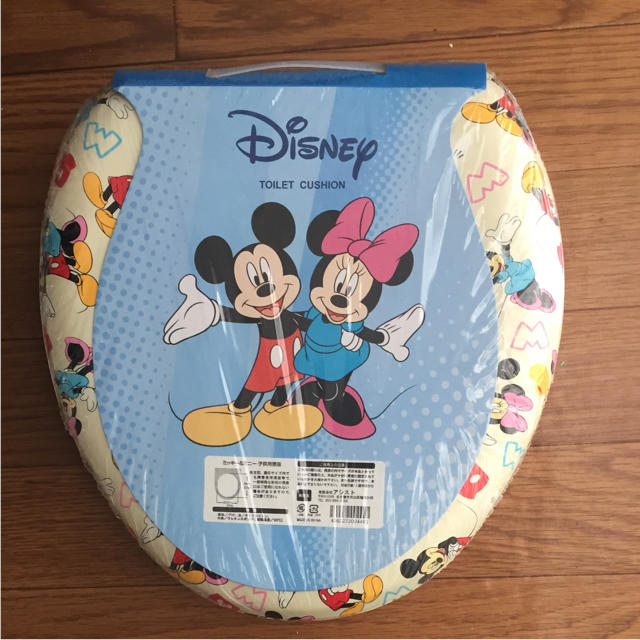 Disney(ディズニー)の《新品、未使用》子供用補助便座 ディズニー キッズ/ベビー/マタニティのおむつ/トイレ用品(補助便座)の商品写真