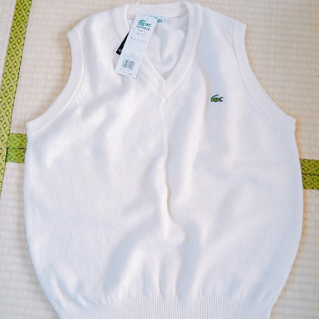 LACOSTE(ラコステ)の専用、Lacoste  ラコステ  白ベスト 新品 メンズのトップス(ニット/セーター)の商品写真