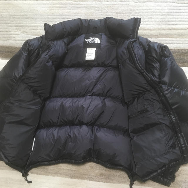 THE NORTH FACE(ザノースフェイス)のノースフェイスヌプシ。黒。とても美品。M。 メンズのジャケット/アウター(ダウンジャケット)の商品写真