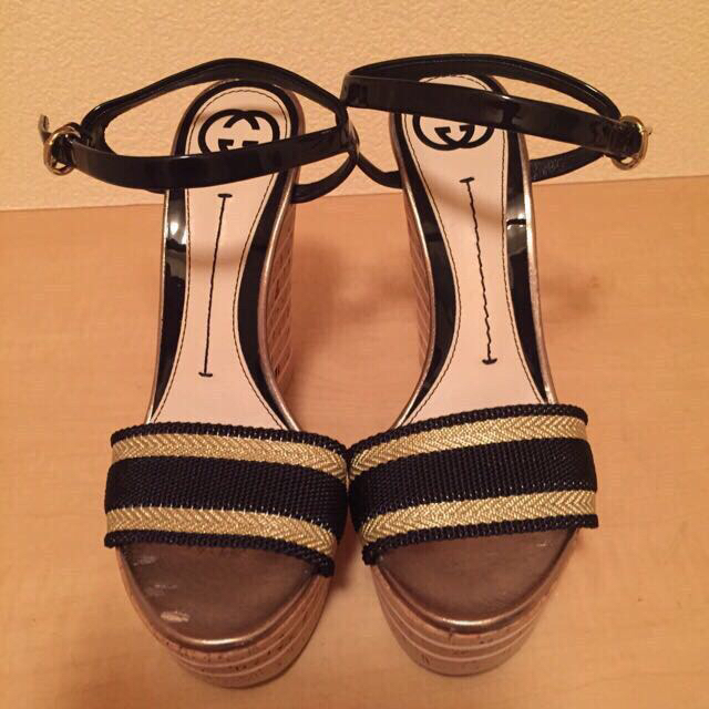 GUCCI - 正規品☆ローラさん愛用 グッチ サンダルの通販 by GUCCI - 正規品☆ローラさん愛用 グッチ サンダルの通販 by