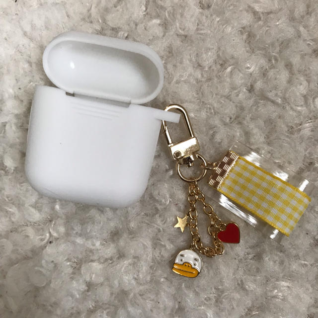 Apple - AirPodsケース チャーム付の通販 by nimo｜アップルならラクマ