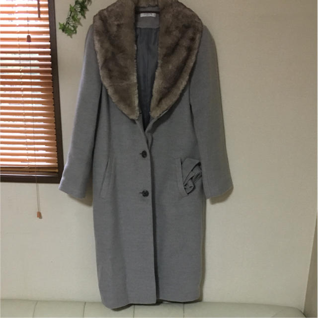 OFUON(オフオン)のファーコート レディースのジャケット/アウター(毛皮/ファーコート)の商品写真