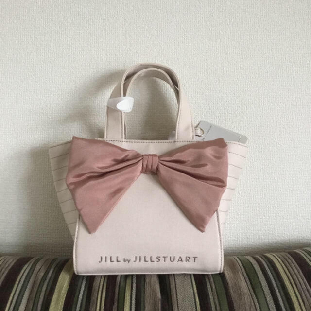 JILL by JILLSTUART(ジルバイジルスチュアート)のマッシブリボントート小 レディースのバッグ(ハンドバッグ)の商品写真