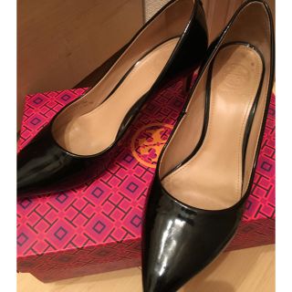 TORY BURCH エナメルパンプス